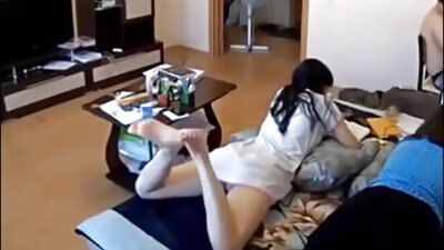 Djevojka koja se voli zezati jebe se u sex filmovi porno svom čvrstom ugrizu
