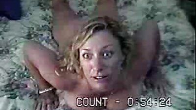 Seksi dama kopulira seks porno filmovi sa zgodnim gospodinom u modernoj kupaonici